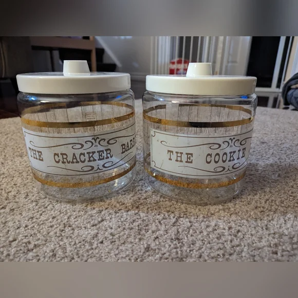 Pyrex the cookie jar and the cracker Canisters